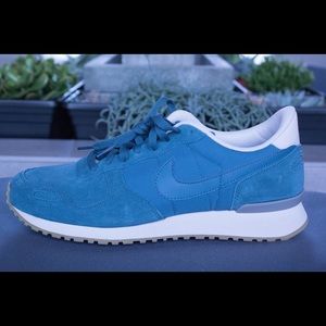 NIKE AIR “Iced Jade” VRTX LTR